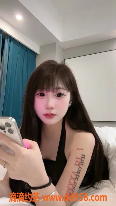 成都楼凤-成华区初下水妹子，19岁身高162，C罩杯，服务态度佳