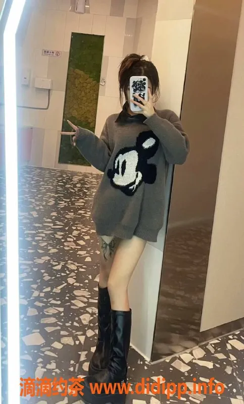 成都楼凤-成华区18岁瘦妹子，165，88斤，颜值9.5分