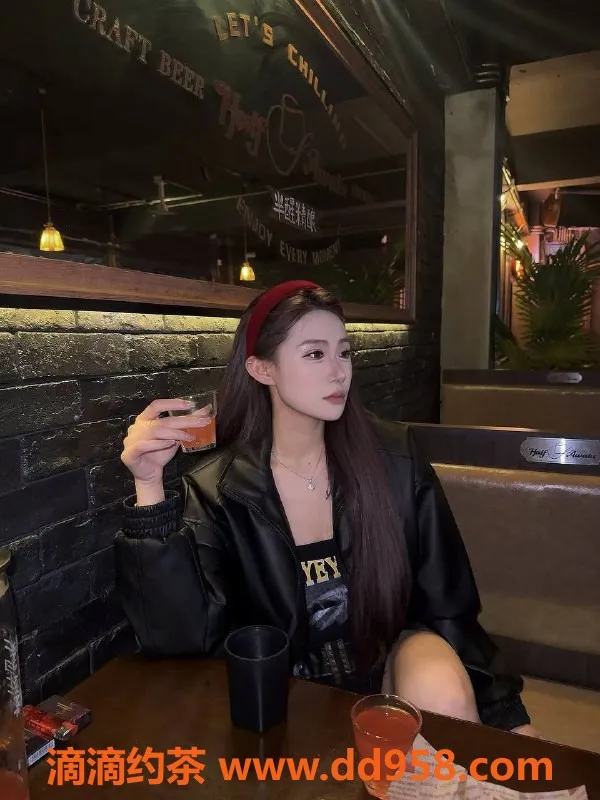 杭州楼凤-上城区艾琳：800元陪浴、调情服务