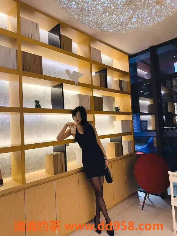 成都楼凤资源信息,成华区KK，颜值高大腿细，车费仅8/13！