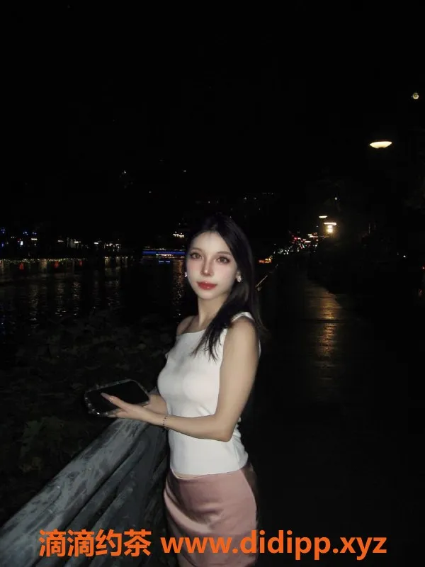 成都楼凤-双流区媛媛酱，大蟒蛇服务，7P体验