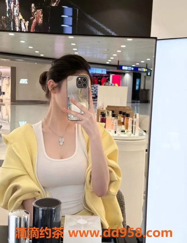 北京楼凤资源信息,朝阳空姐“哪吒”，白皙皮肤，超值体验