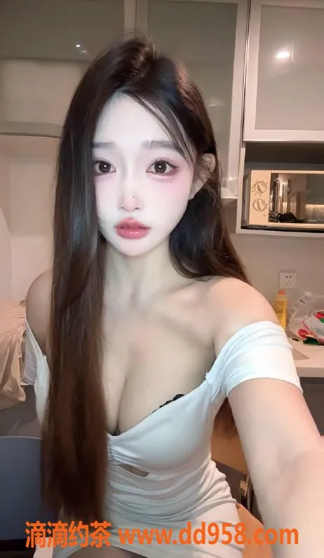 台州楼凤-温岭区林饱饱，20岁166cm C+胸围，性价比高！