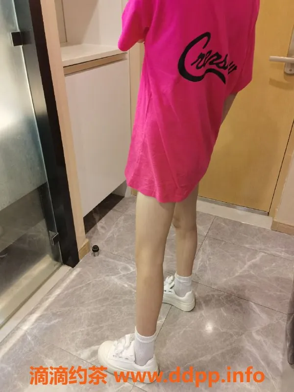 成都楼凤-成都欣瑶17岁，165cm大长腿，400元享嫩妹三件套