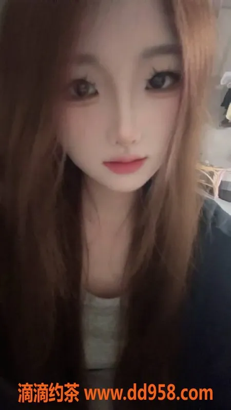 常州楼凤-常州嫩妹七七，21岁166cm，让你欲罢不能！