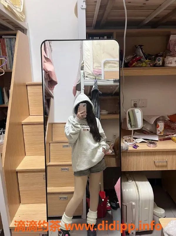 常州楼凤-常州菲菲，19岁158cm，44斤，600P起