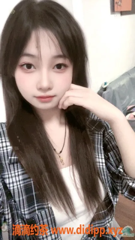 杭州楼凤-上城区贝贝，900元陪浴服务，嫩妹舌吻体验