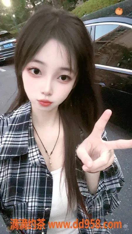 杭州楼凤资源信息,上城区贝贝，900元陪浴服务，嫩妹舌吻体验