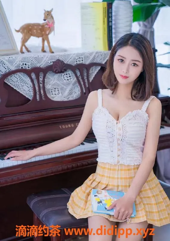 北京楼凤-丰台语萌，开朗小巧，1200元莞式服务