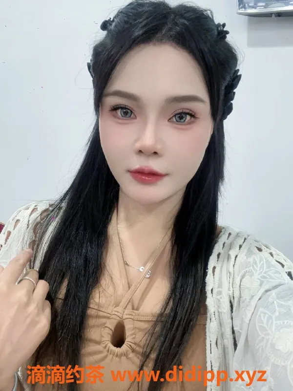 中山楼凤-古镇厌厌，36D美胸，优质享受等你来体验