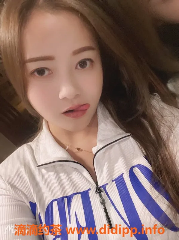 中山楼凤-中山珂珂，21岁36D小榄服务，水费500p起