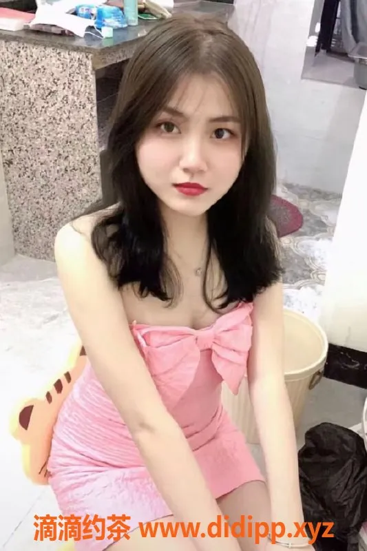 深圳楼凤-深圳龙华23岁清纯美女茹儿，身高164cm，超值服务！