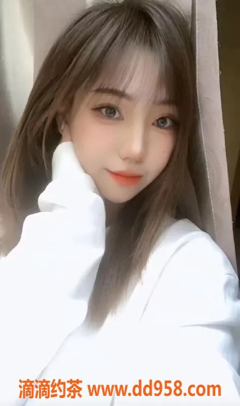 常州楼凤-武进嫩妹兔兔，167cm 92斤 C罩杯，陪浴调情服务