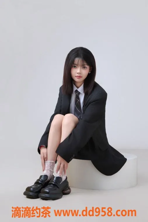 无锡楼凤-无锡嫩妹康康 172高 C杯 1100元起