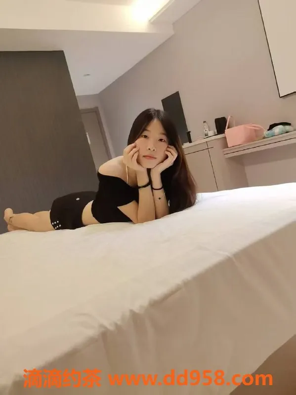 惠州楼凤-惠阳淡水小小 18岁166cm C杯 90斤 超贴心服务