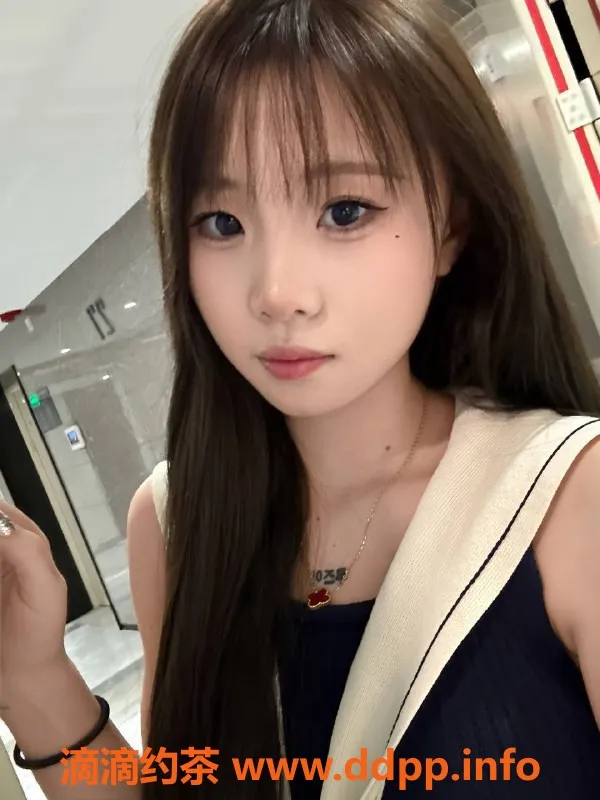 青岛楼凤-黄岛小奶猫，163身高20岁，激情服务600p