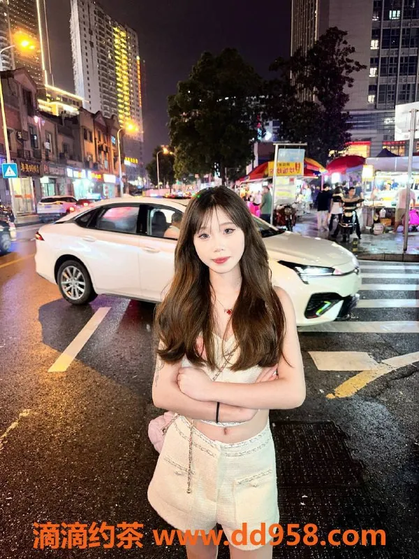 青岛楼凤-黄岛小奶猫，163身高20岁，激情服务600p