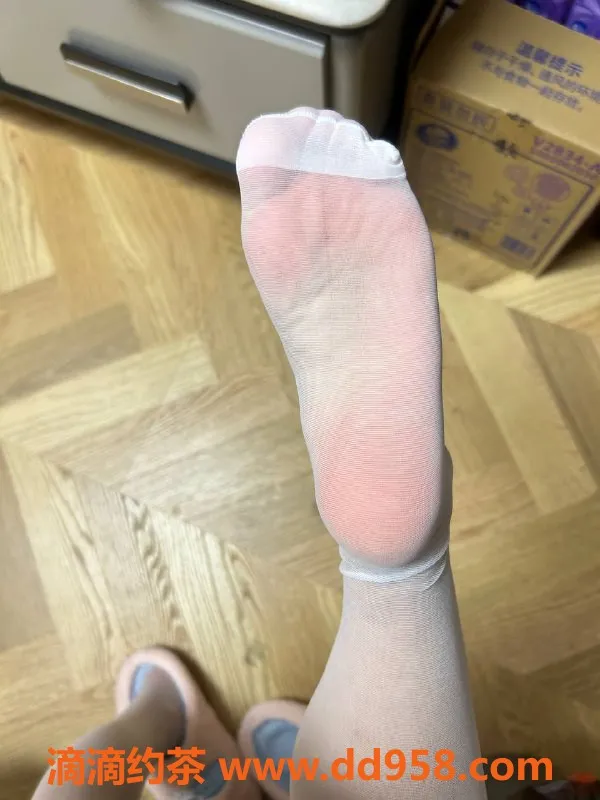 温州楼凤-龙湾萝莉娃娃，145cm身高，39kg可爱少女