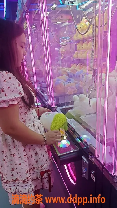 惠州楼凤-大亚湾可爱型小妹，155cm身材38D，450起价