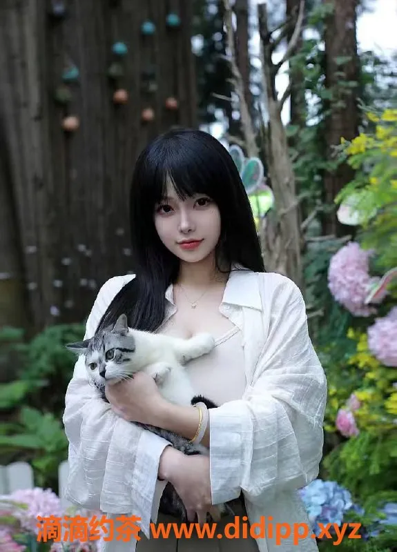 常州楼凤-常州小雅，23岁165cm，胸围C，800元起