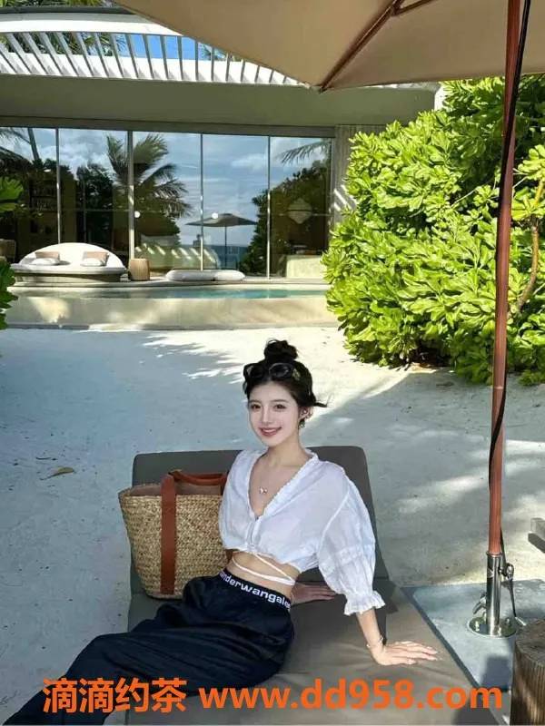 常州上门服务-常州山茶花—170cm甜美D奶学生上门服务