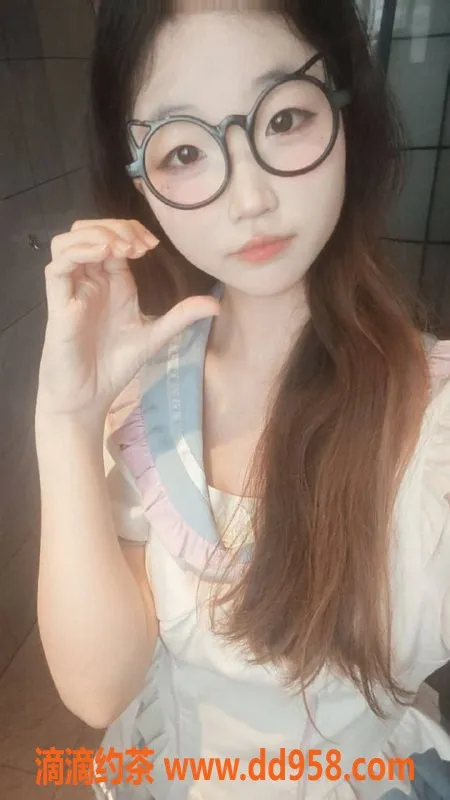 惠州楼凤资源信息,大亚湾姚姚，160cm、19岁、92斤，洗吹制服丝袜服务