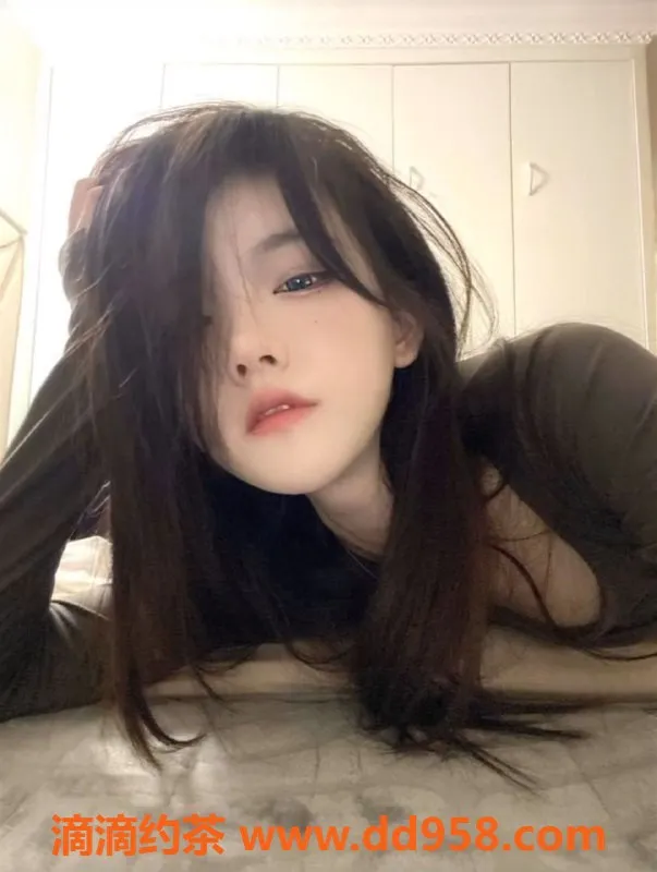 常州外围-常州清纯大学生山茶花，170高挑童颜巨乳