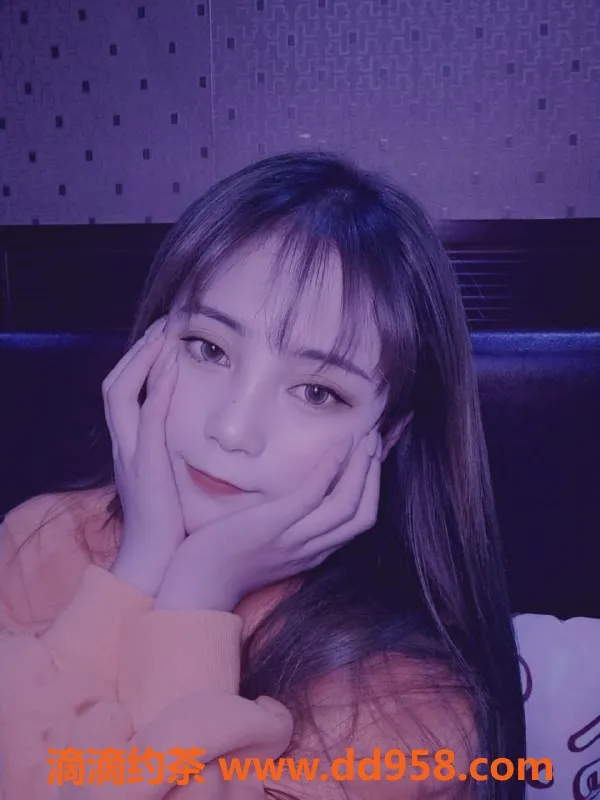 中山楼凤-港口璇璇，22岁魅力佳人，36B胸围等你体验