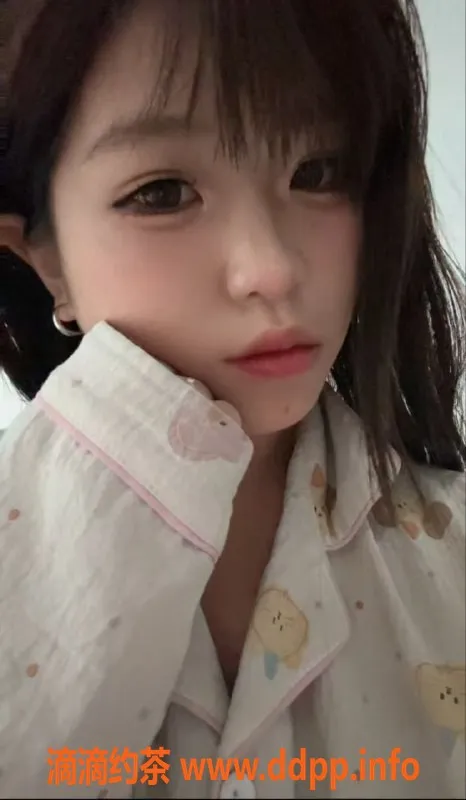 常州楼凤资源信息,常州夏天22岁，身高163，体重93，600P起