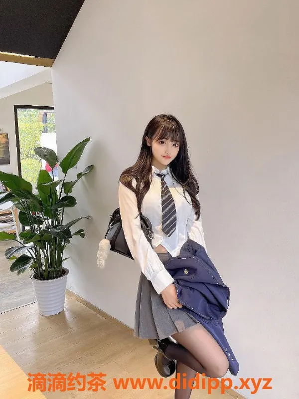 常州外围-常州山茶花170D清纯美少女，约会高素质客户