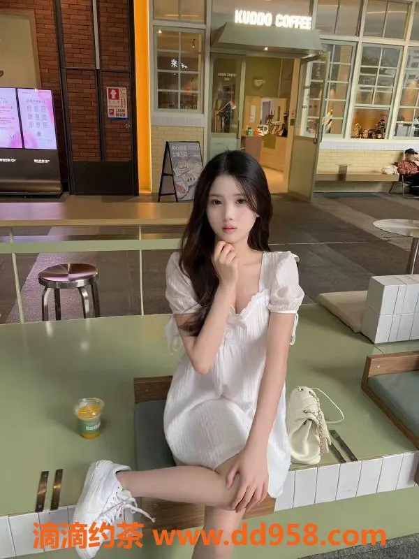 常州楼凤-常州山茶花06年宝贝，168cm清纯少女