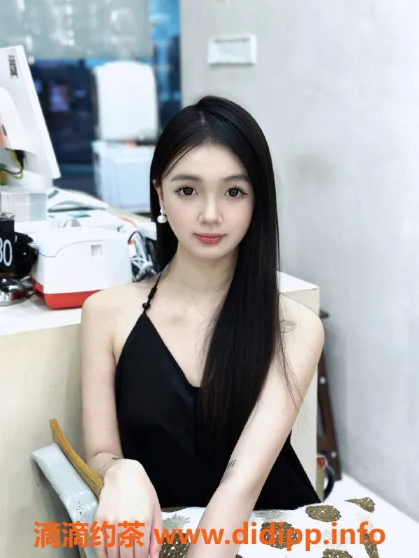 深圳楼凤-龙华19岁宁宁，身高163cm，超值1000元P