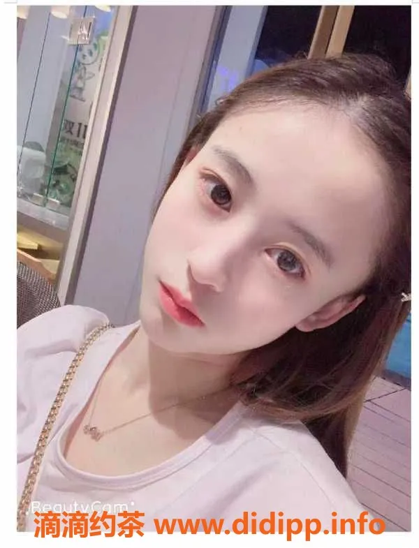 广州楼凤-广州天河馨儿，19岁162cm，茶水快捷服务