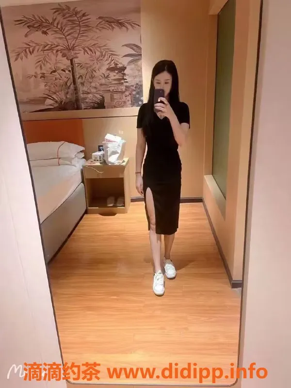 中山楼凤-珠海娜娜，22岁，36D，全身心服务，600P起