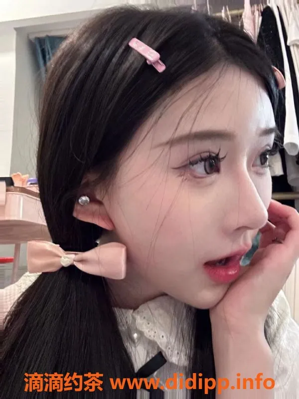 常州外围-常州山茶花04年极品萝莉，160cm仅40kg