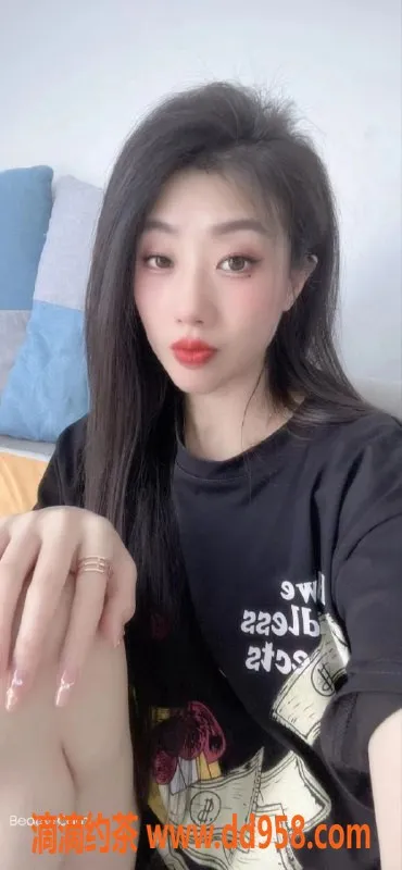 无锡楼凤资源信息,江阴万达两个美女，超高性价比！