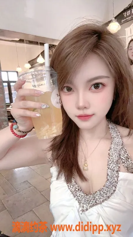 温州楼凤-瓯海西西，160cm 48kg 性感御姐服务