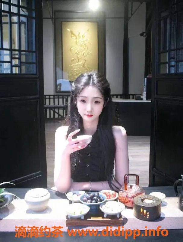 青岛楼凤-城阳七七 19岁 C杯 160cm 43斤贴心服务