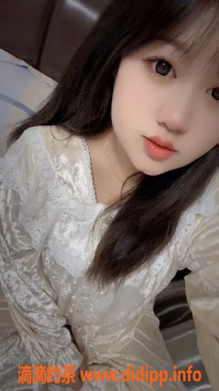 常州楼凤-武进嫩妹SM体验，168cm大胸E罩杯，课费800起