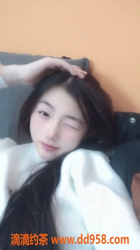 常州楼凤-武进嫩妹纯小白，160高80重，800元起价