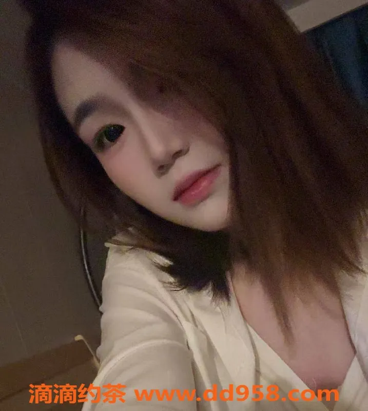 南通楼凤-崇川区梦琪，嫩妹陪洗，8p超值体验