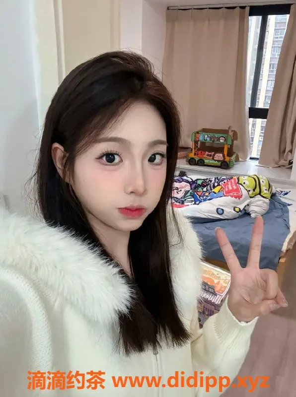 常州楼凤-武进学妹，160cm深得人心，800元陪浴服务