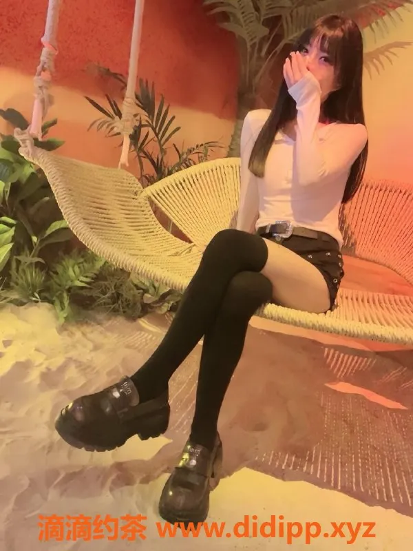 惠州楼凤资源信息,惠城区20岁茜茜，身高155cm，轻盈39kg