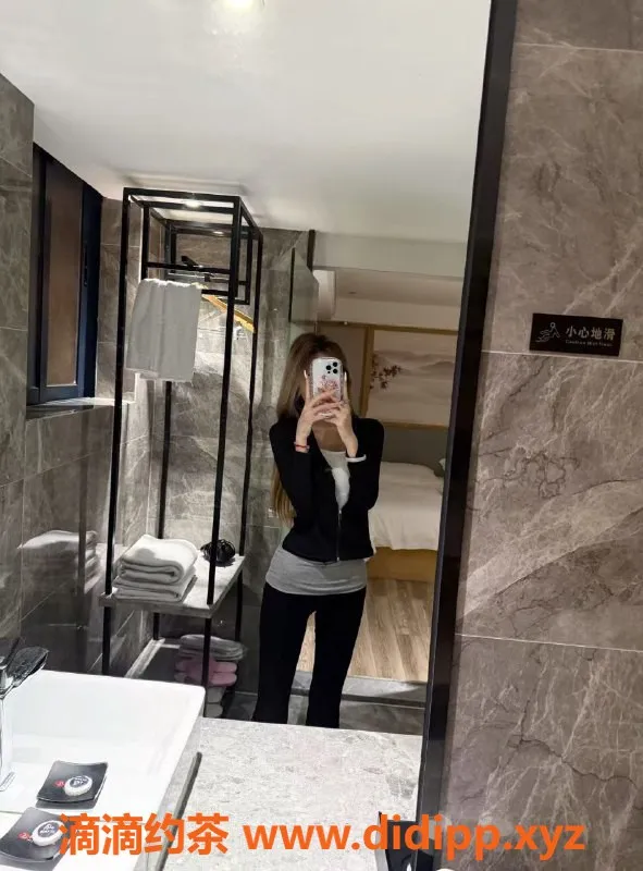 常州楼凤资源信息,金坛果儿20岁，身高168，96斤，800元畅享服务