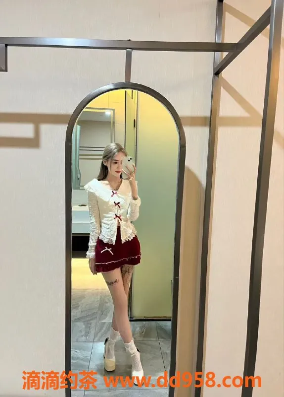 常州楼凤-金坛果儿20岁，身高168，96斤，800元畅享服务