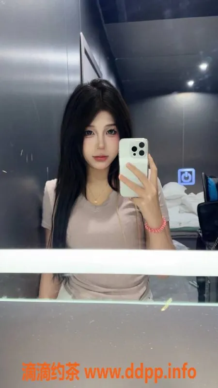 杭州楼凤-上城莹莹，巨乳嫩妹，69互舔等你体验