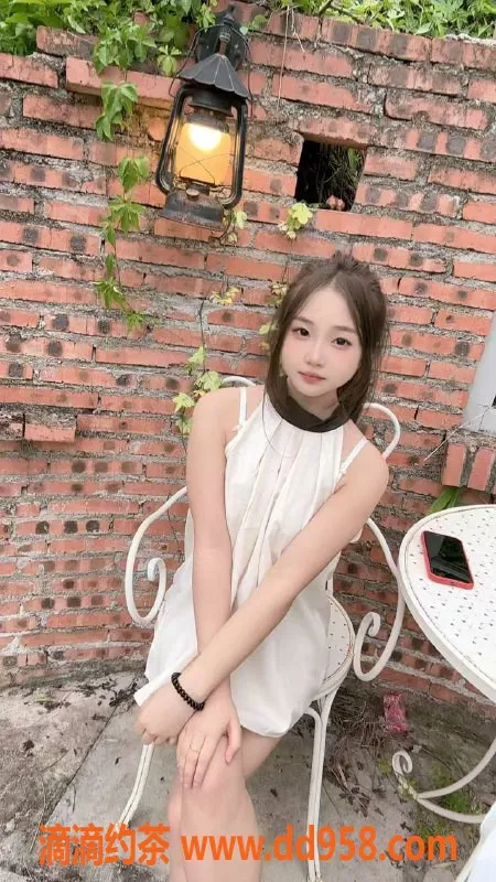 中山楼凤资源信息,丹丹，18岁，水费700p/1300pp，小榄古镇服务