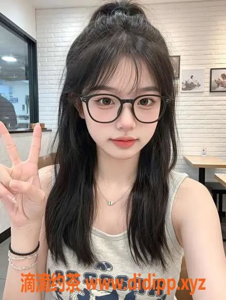 无锡楼凤资源信息,无锡小月牙，身高167，92斤，四年级小姐