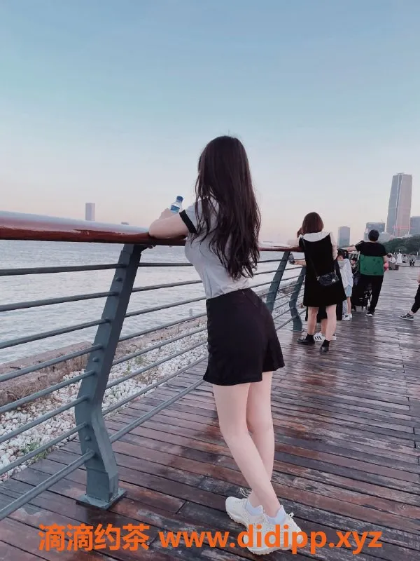 温州楼凤-瓯北朵儿，165大奶制服模特，超棒服务体验