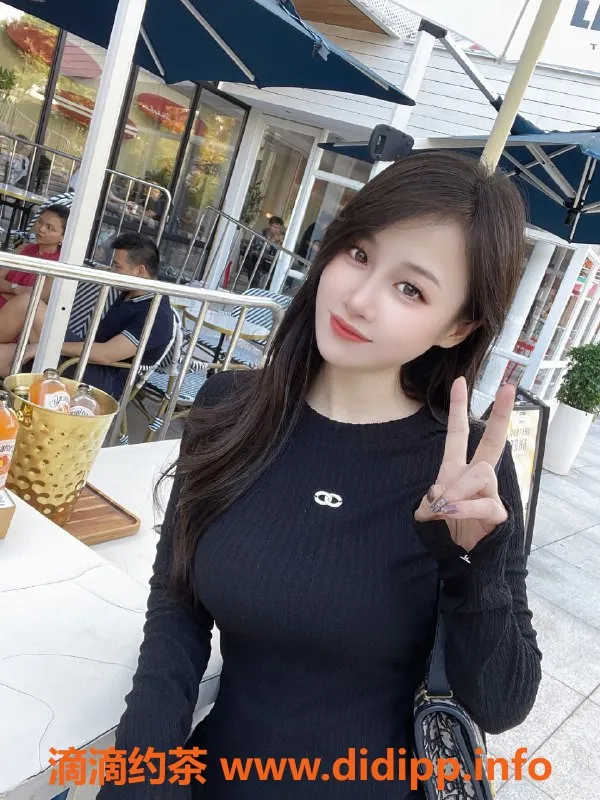 温州楼凤-瓯北朵儿，165大奶制服模特，超棒服务体验